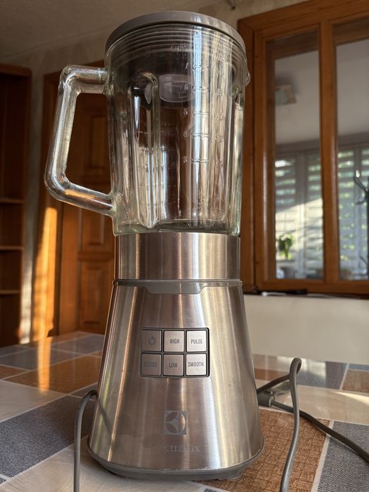 Блендер Electrolux
