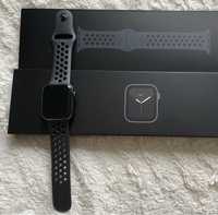 Zegarek sportowy Apple Watch Nike SE