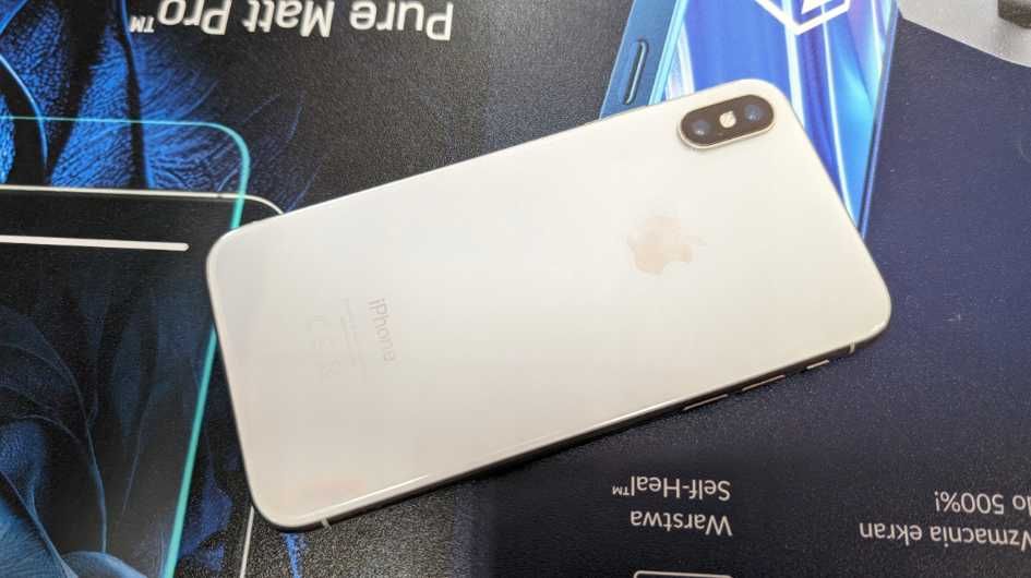 Smartfon Apple iPhone X 3 GB / 256 GB 4G (LTE) srebrny