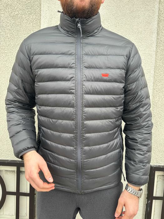 Пуховик на осінь Levis оригін розміра в наявності S M L XL два кольори