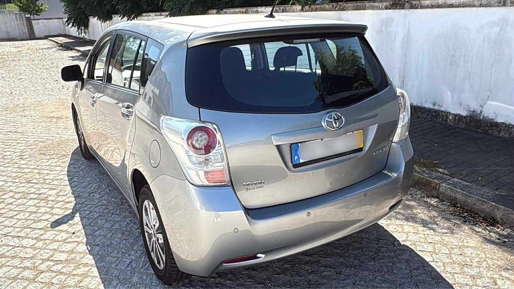 Toyota Verso 2.0 D-4D 7 lugares