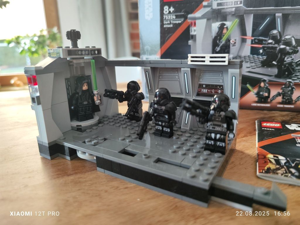 Zestaw LEGO Star Wars 75324 Dark Trooper Attack