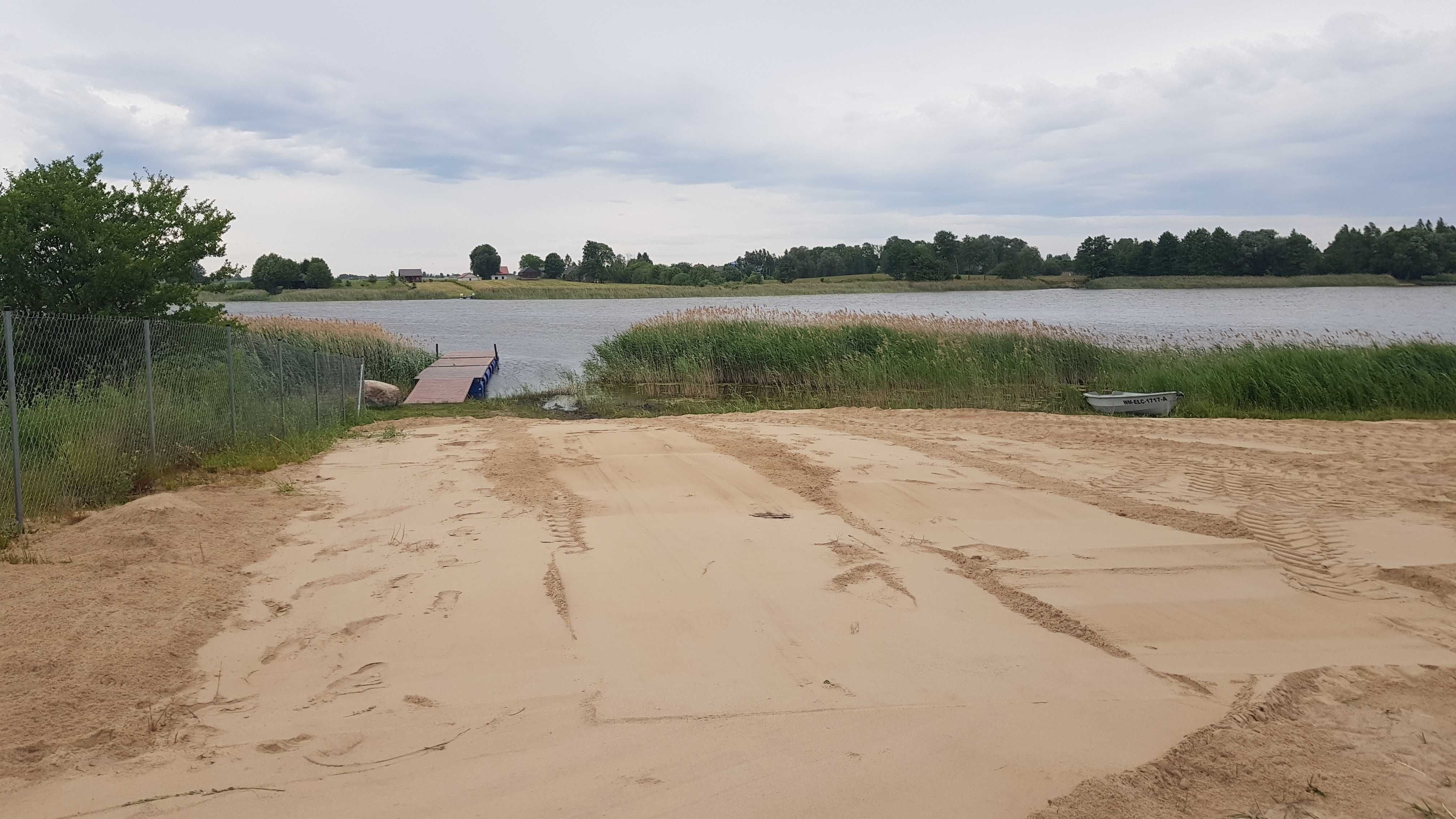 Sposób na własną działkę na jeziorem z linią brzegową. Wynajem!