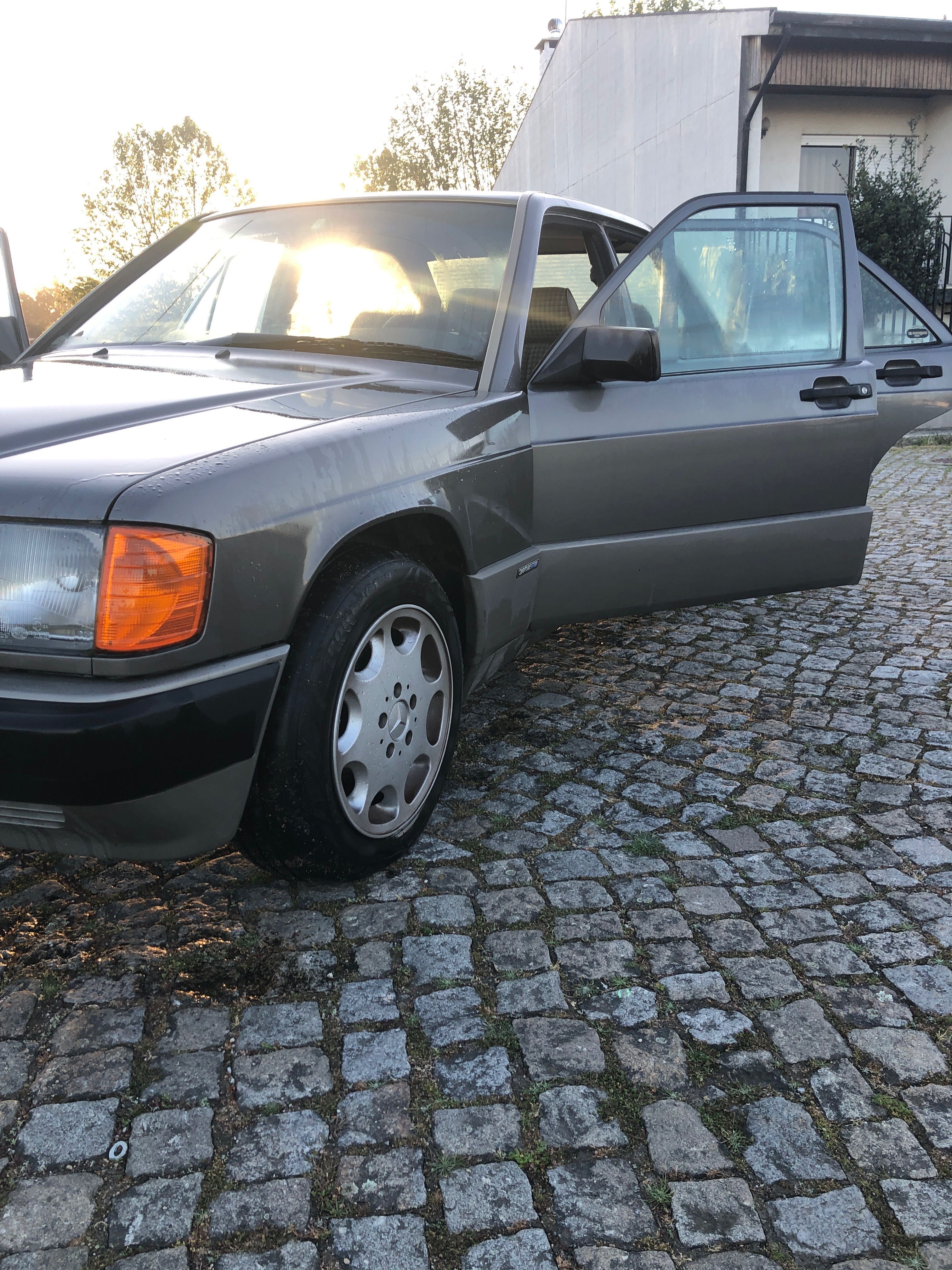 Mercedes-Benz 190d