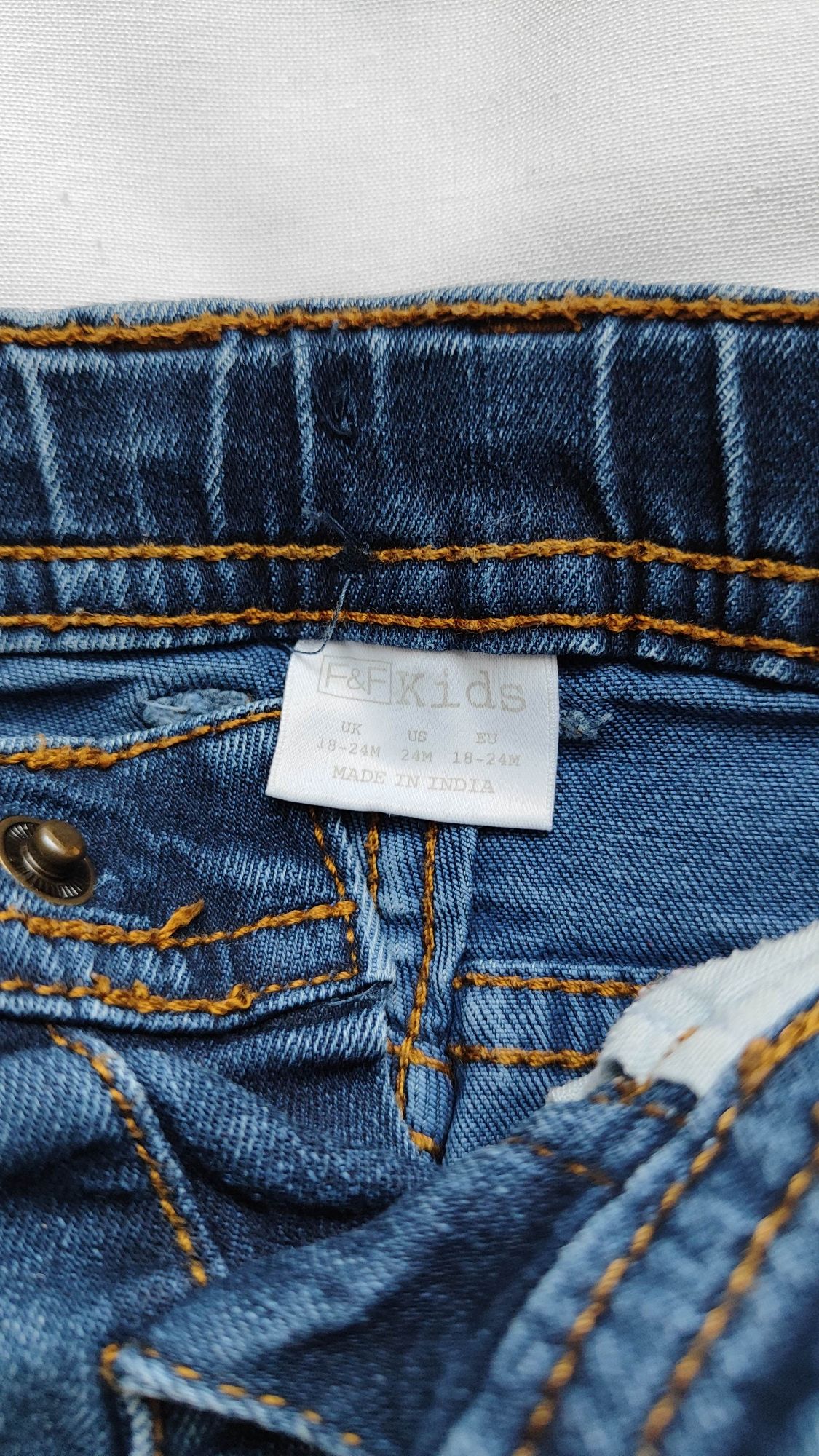 Продам Детские джинсы
