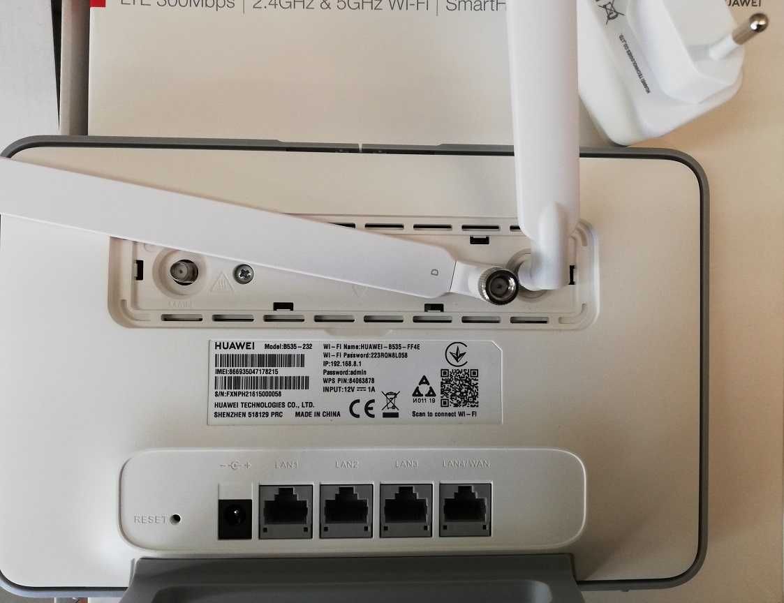 Dwie anteny SMA do routerów/kart sieciowych WiFi (typ męski z bolcem)