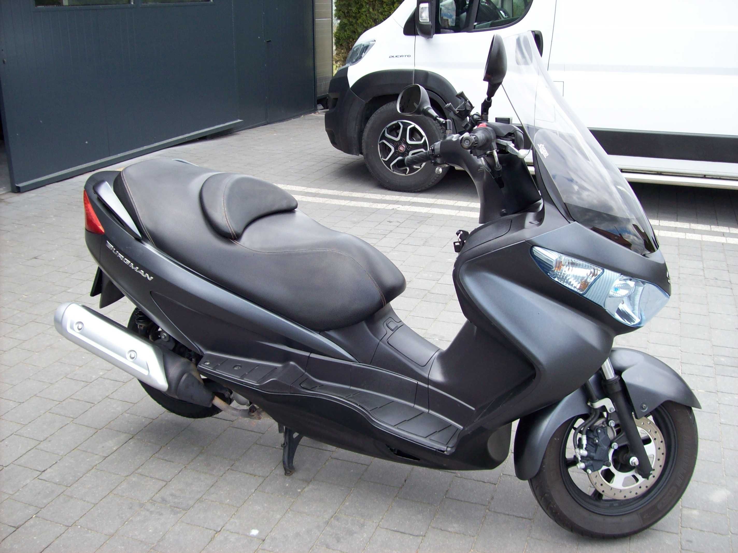 Suzuki Burgman 125 wersja Executive zarejestrowany w Polsce 2012 rok