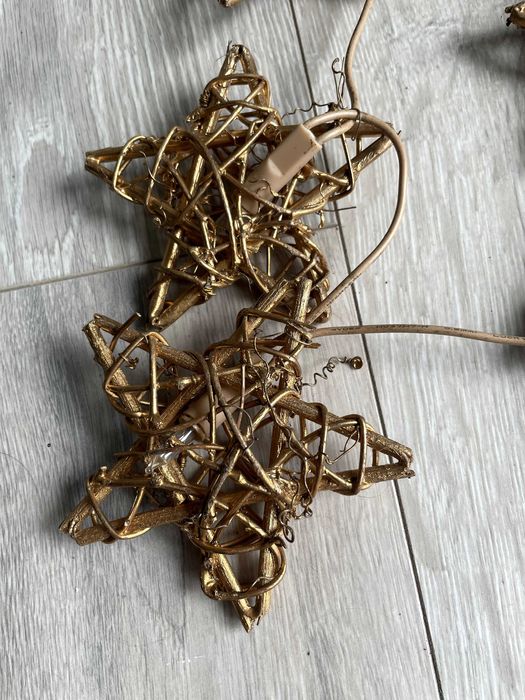 lampki świąteczne do aranżacji drewniane gwiazdki złote