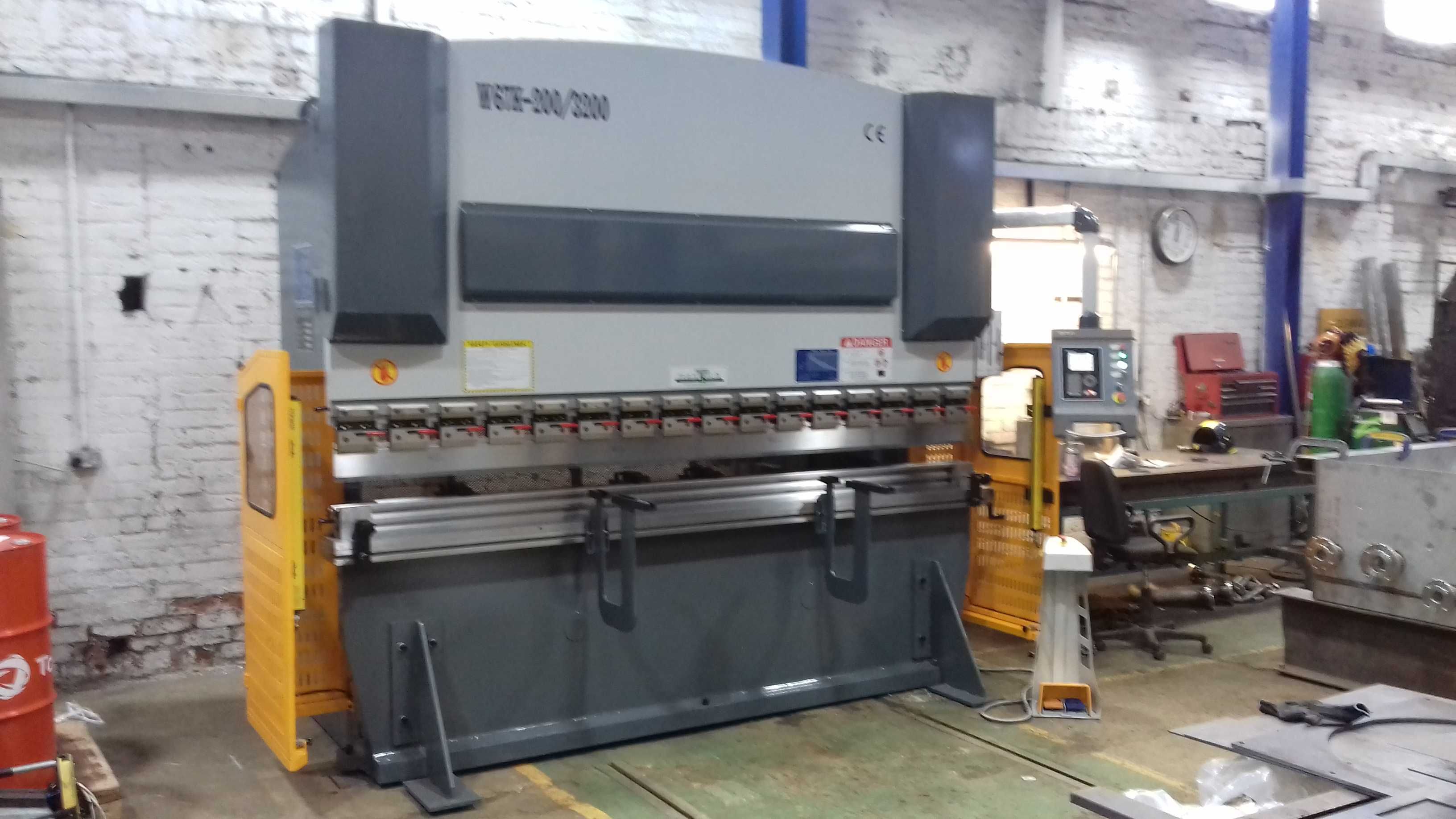 Prasa krawędziowa CNC 200T/3200mm Nowa Delem Da41T PRAWER