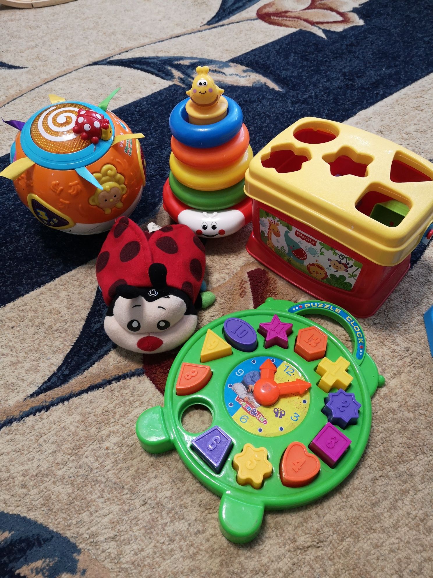 Zabawki kula vtech biedronka smily play sorter fisher price