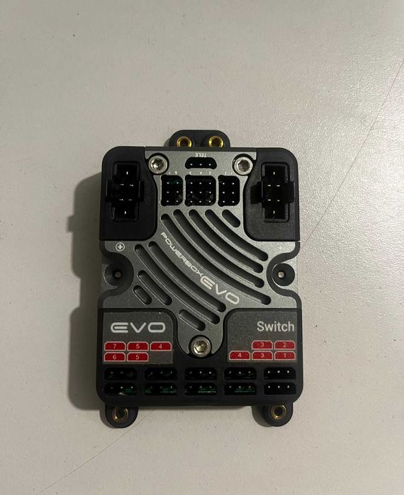 Регулятори напруги для сервоприводів PowerBox Evo.