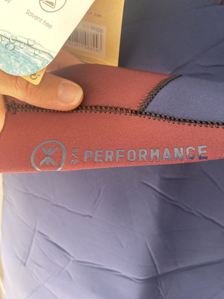 Fato surf deeply 3’2 novo com etiqueta