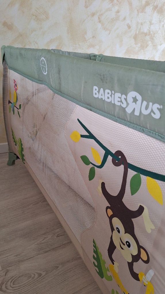 Cama de viagem c/ duas alturas, muda fraldas + 2 colchões + 3 lençóis