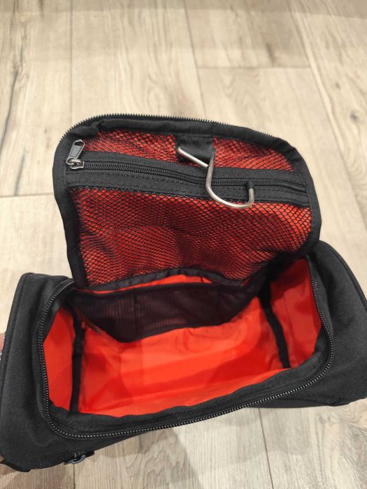 Zegarek Tissot T-rece+zestaw do pielęgnacji oraz torba kosmetyczka