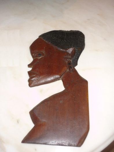 Par de figuras em madeira artesanato africano