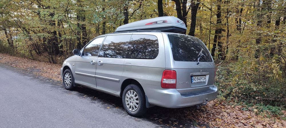 Продам Kia Carnival у непоганому стані.