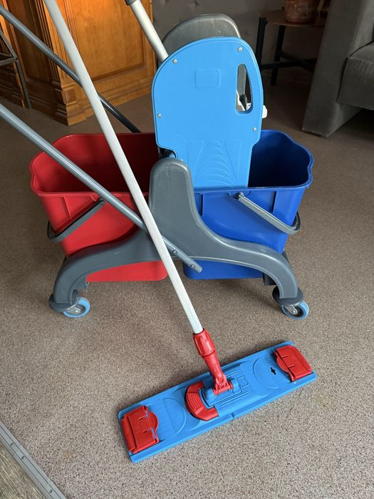Тележка для уборки с оджимом. Для клининга. Швабра