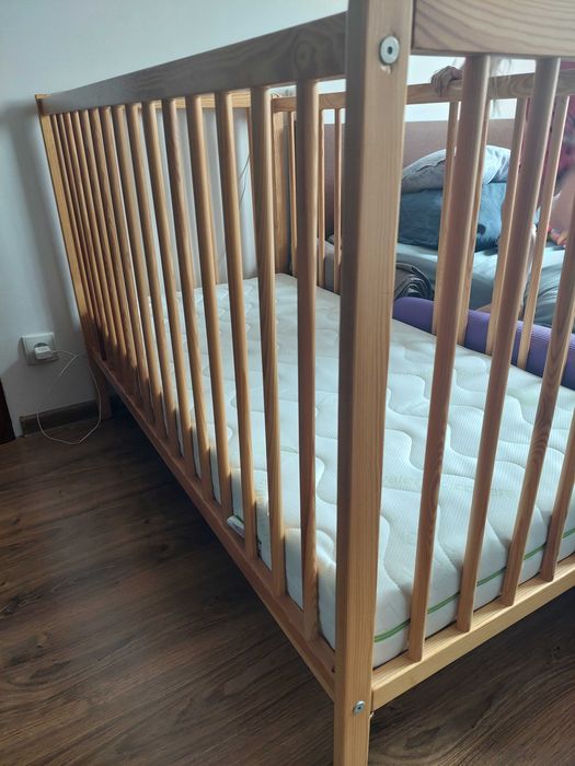 Łóżeczko niemowlęce Drewex i materac Fiki Miki