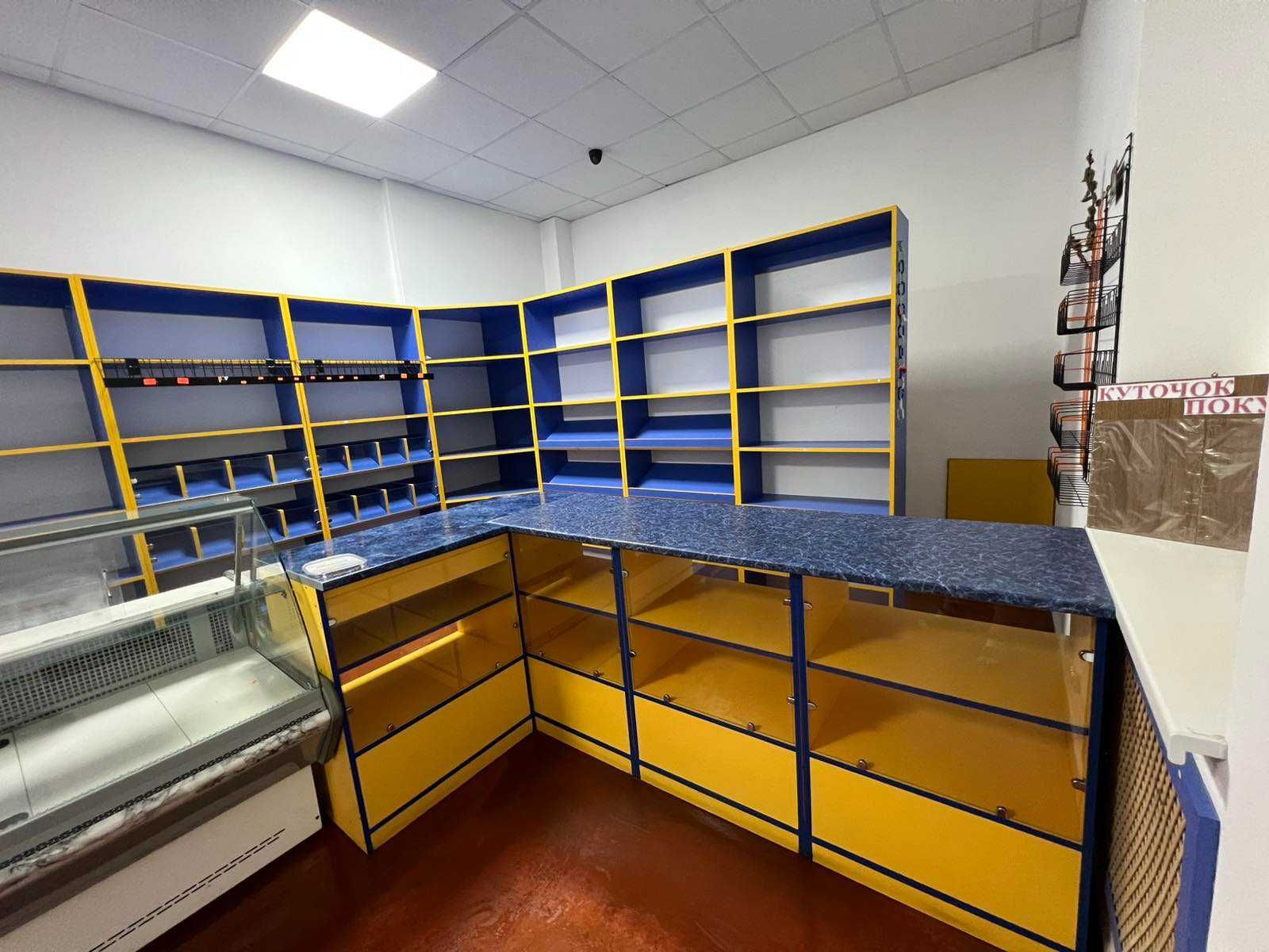 Продам стелажі в магазин