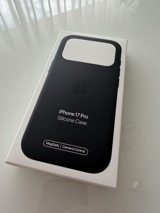 Capa original Apple Silicone iPhone 17 Pro - Preto