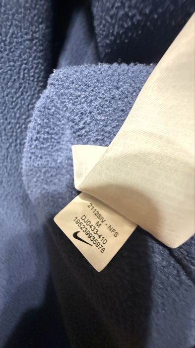 Продам куртку Nike