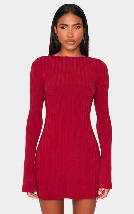Бордова облягаюча сукня з вирізом на спині PLT