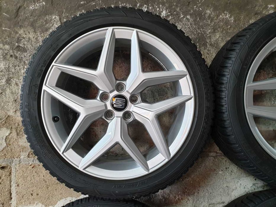 Felgi aluminiowe Seat R17 5x100 opony 215/45R17 8,5mm Falken 2020r