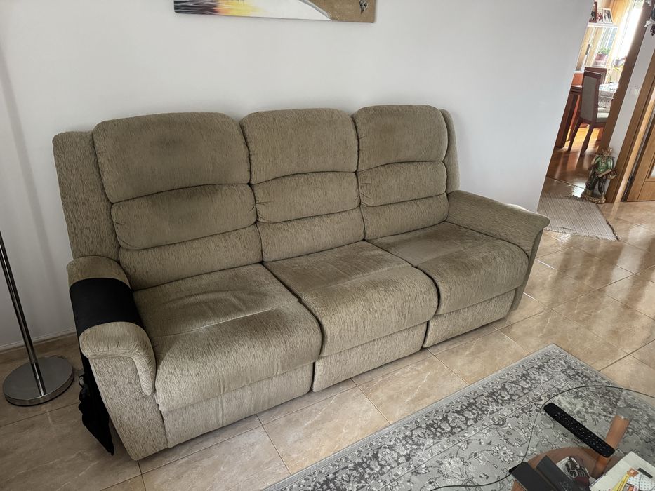 Sofá três lugares
