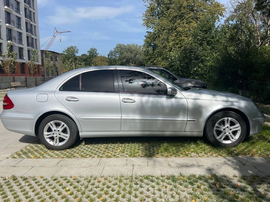 Mercedes Benz W211 E200K