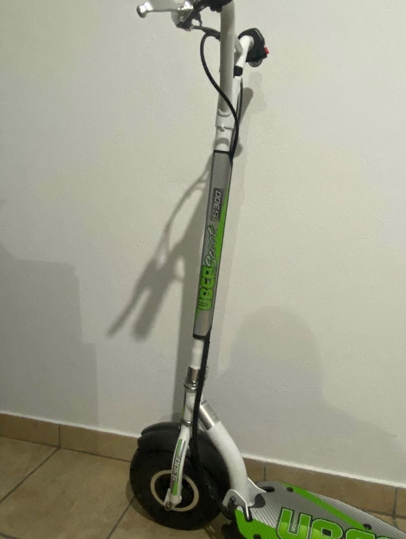 Trottinette eléctrica Uber Scoot S300