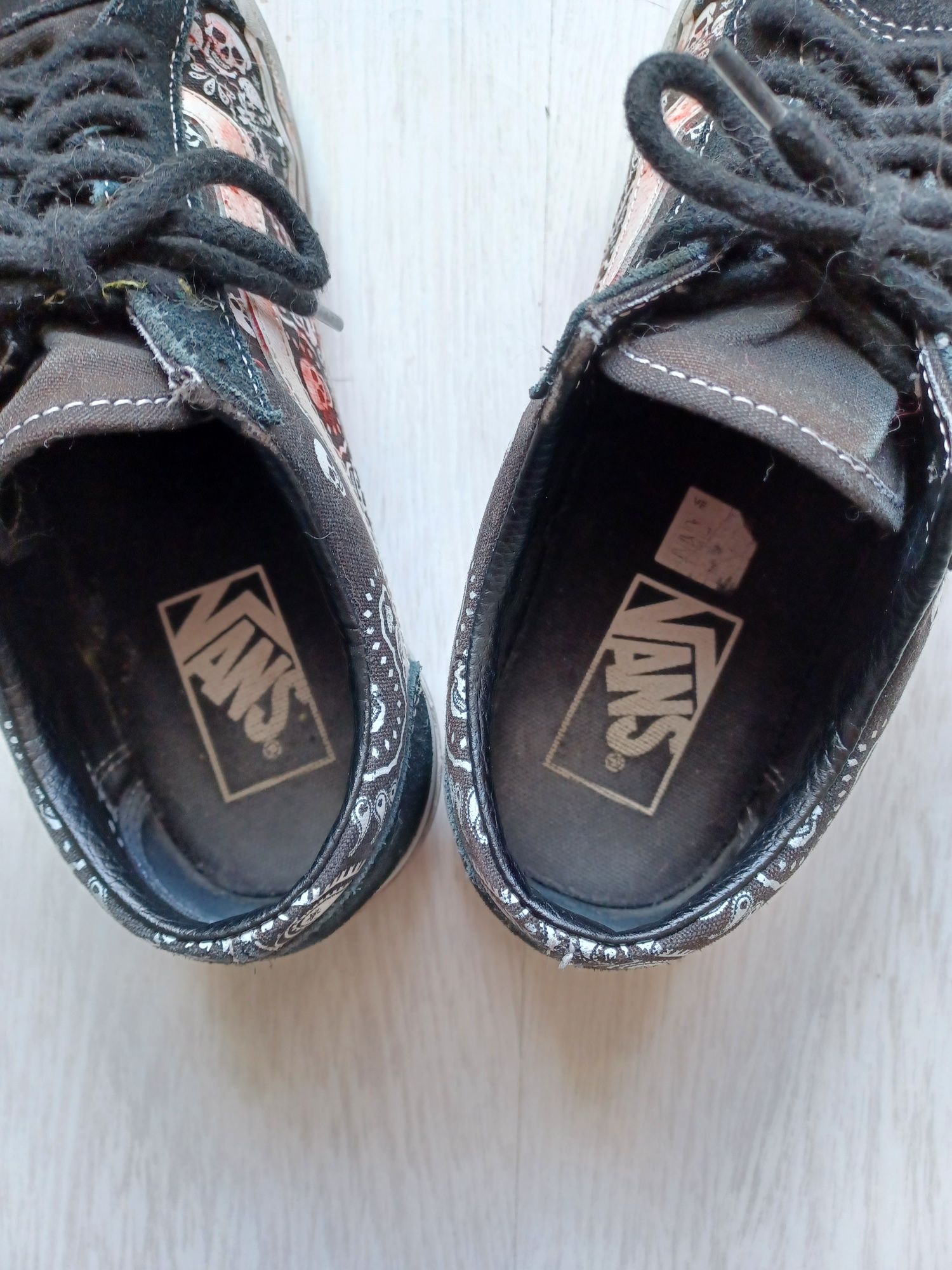 Vans czarne buty w czaszki rozmiar 37 wkładka 23,5 cm