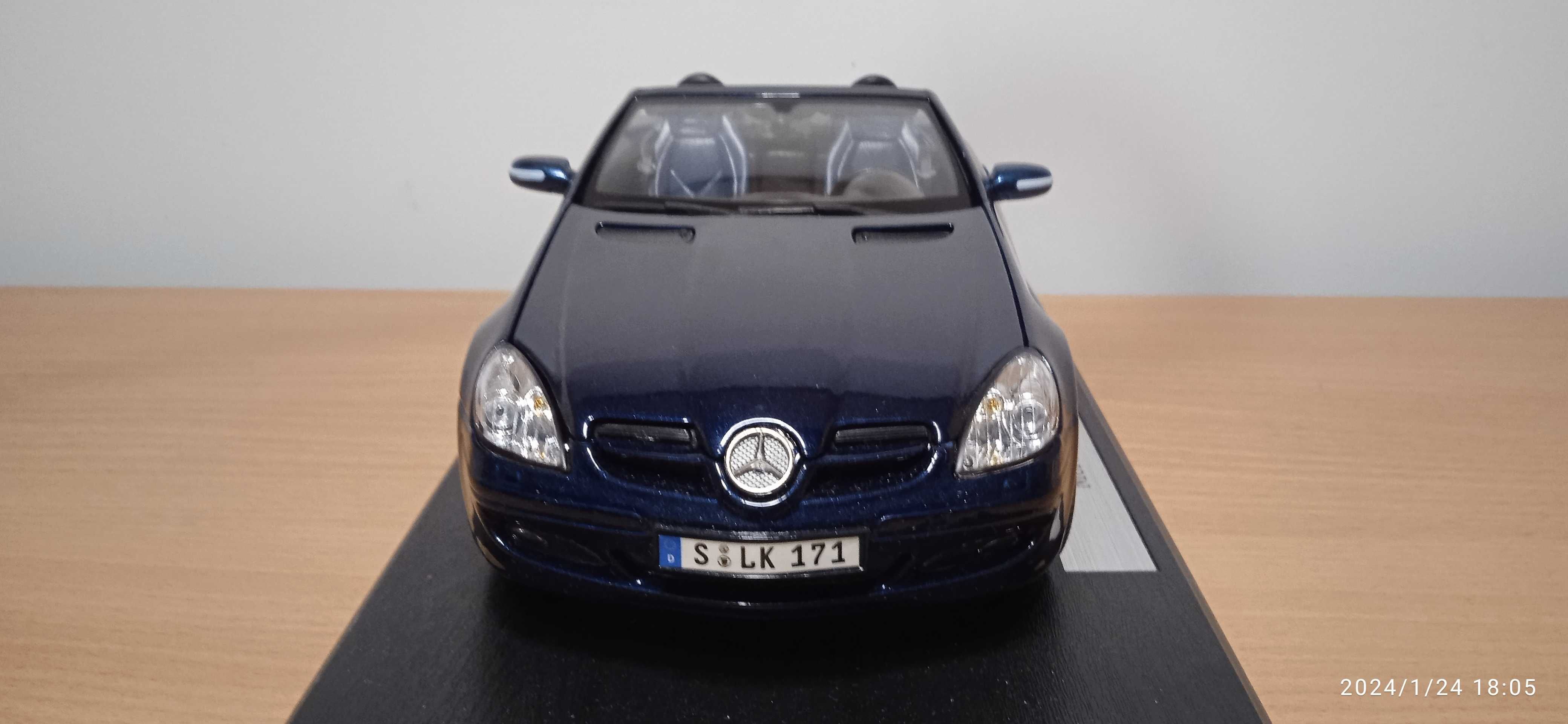 модель 1.18 MERCEDES BENZ  SLK-CLASS 2003