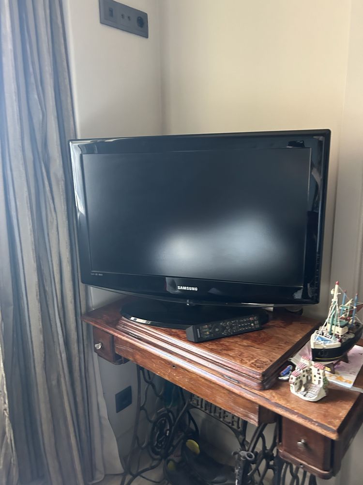 Samsung TV slightly used