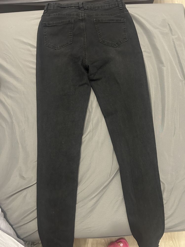 Czarne jeansy – klasyczne, bez metki (rozmiar S / 36 / 8)