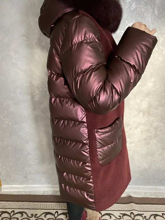 Нове бордове  зимове пальто з капюшоном та хутром.Розмір 50