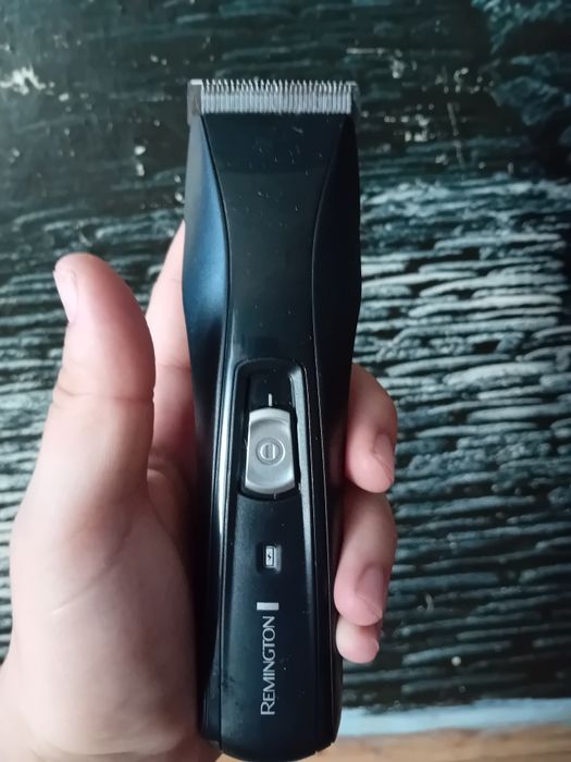 Nowa profesjonalna maszynka do strzyżenia włosów marki:Remington.