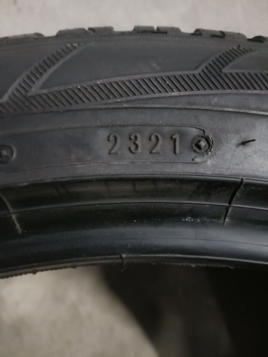 Opona Zimowa Falken EuroWinter HS01 SUV 275/40R20 106V