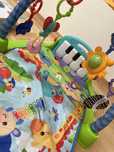 Mata gimnastyczna z pianinkiem Fisher Price