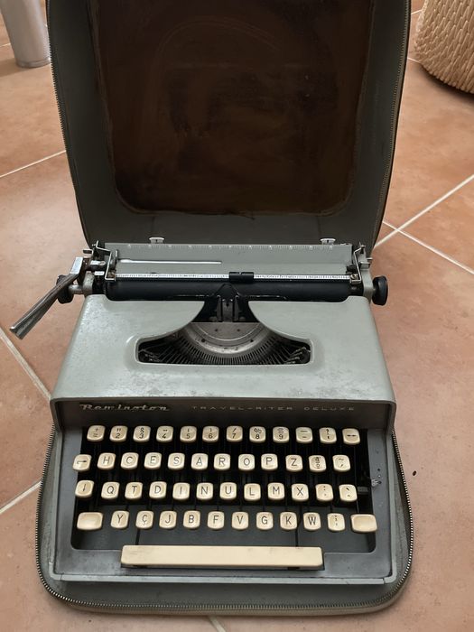 Máquina de escrever Remington Travel-Riter Deluxe década de 50