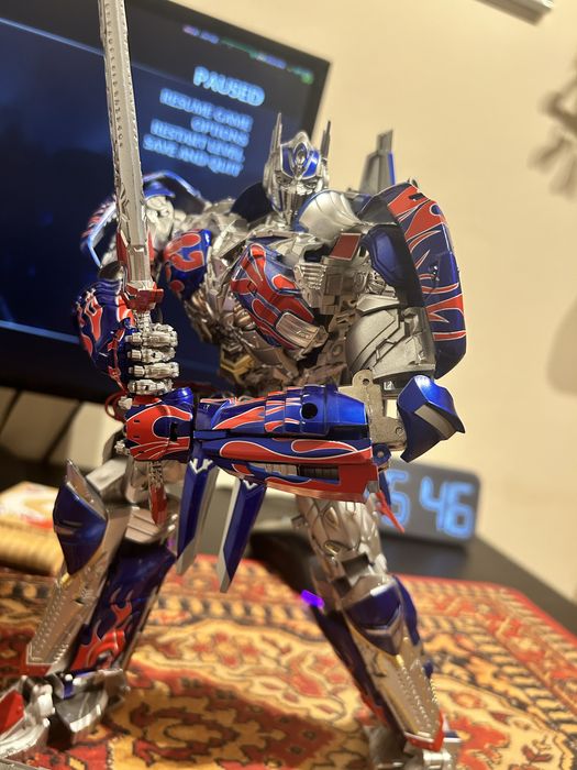 Transformers Unique Toys KO Challenger (Not Optimus Prime)