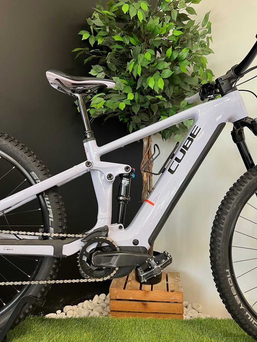 Rower elektryczny full CUBE STEREO HYBRID ONE44 EXC 800 rozmiar M