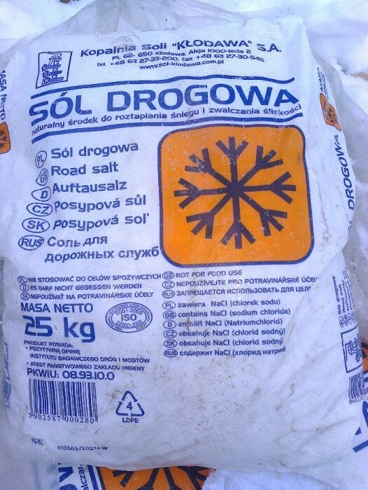 Chlorek wapnia płatki drogowy. Worki 25 KG. Sól drogowa Kłodawa worki.