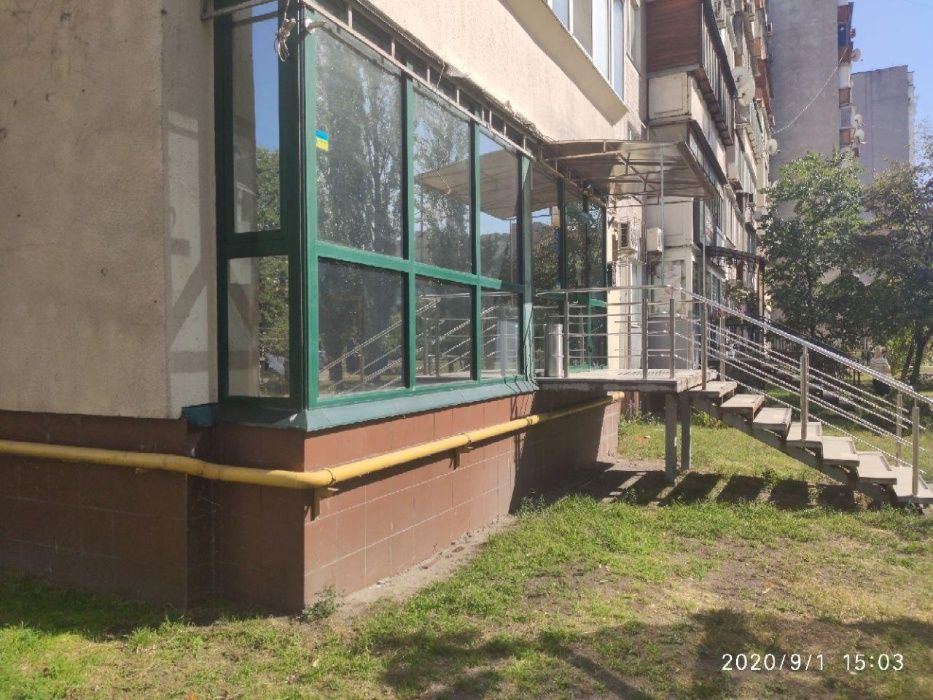 Декабристів 5, фасадне приміщення 100 м², готовий бізнес!