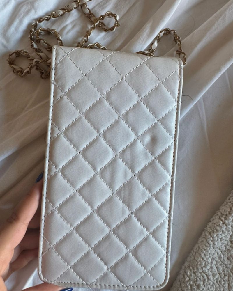 Bolsa pequena util para levar para festivais