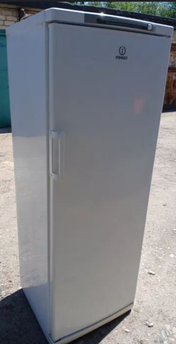 Морозильная камера INDESIT SFR 167 NF