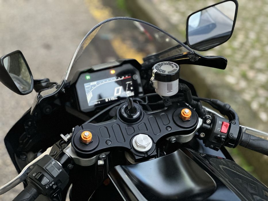 YAMAHA R7 - Como Nova!
