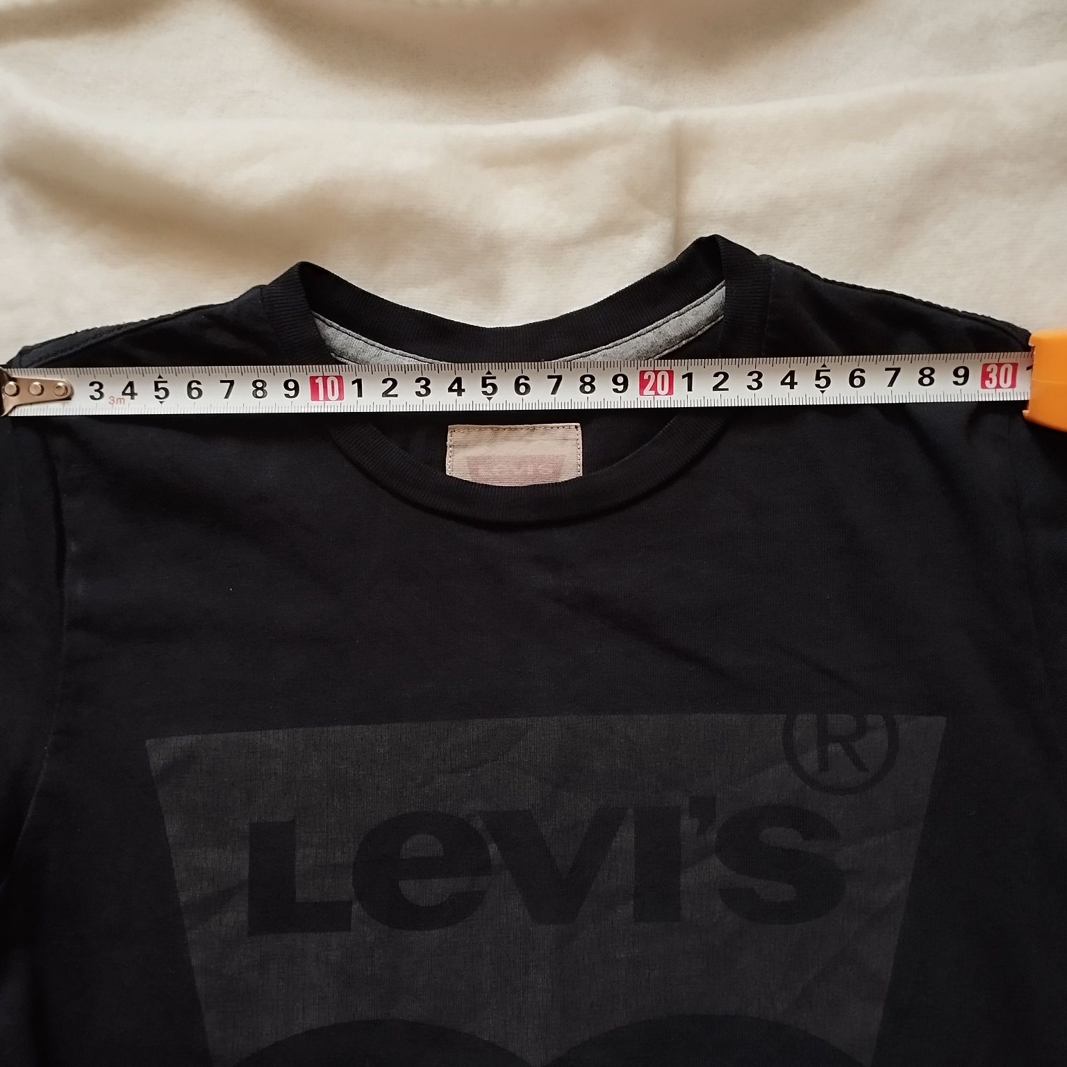 T-shirt Levi's czarny