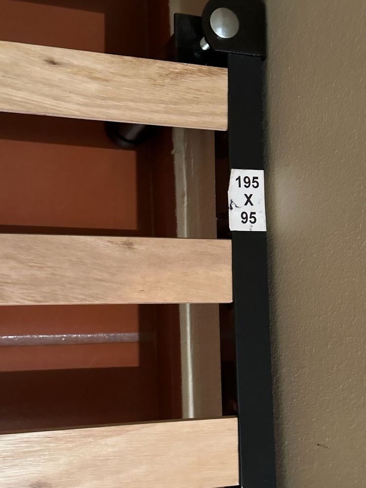 Colchao e estrado para cama de solteiro
