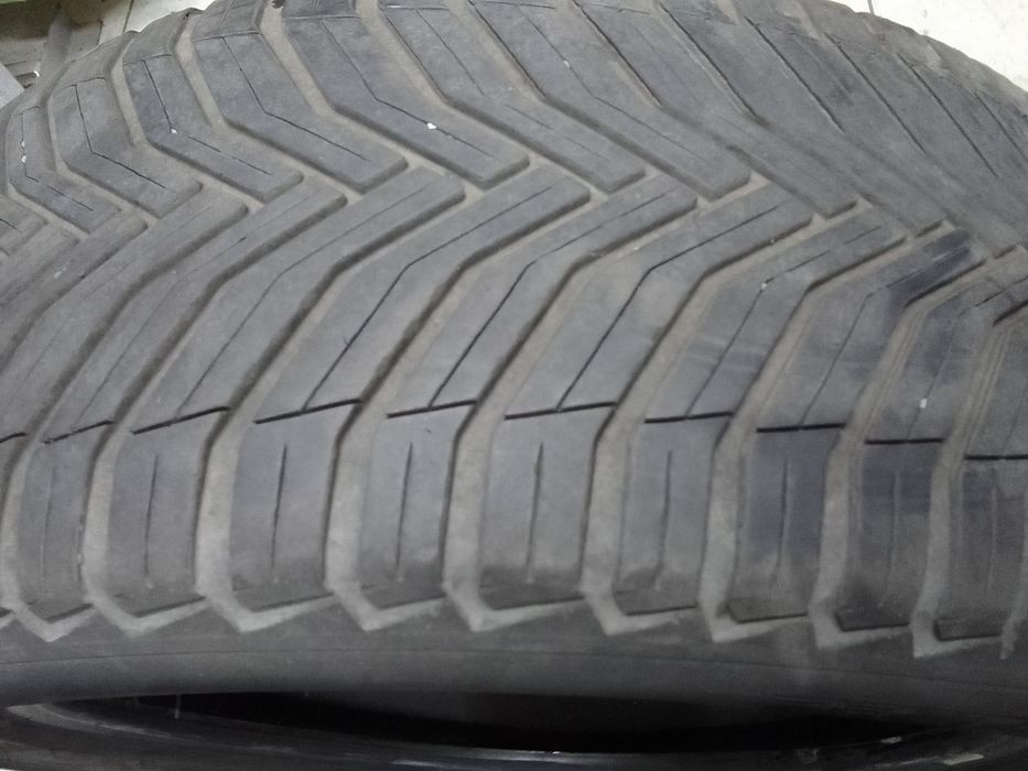Opona zimowa 235/50r19 MICHELIN 2022r