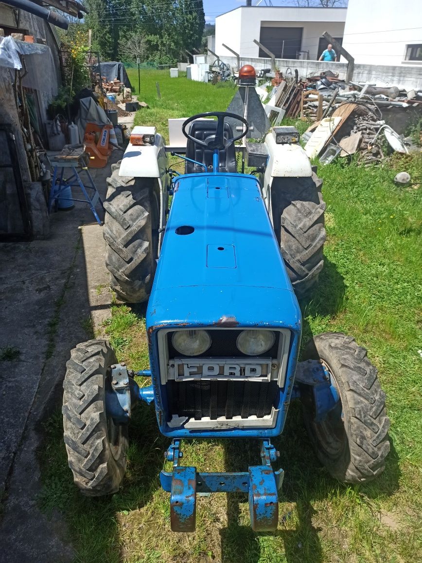TRATOR FORD 1900, 30CV, 4X4